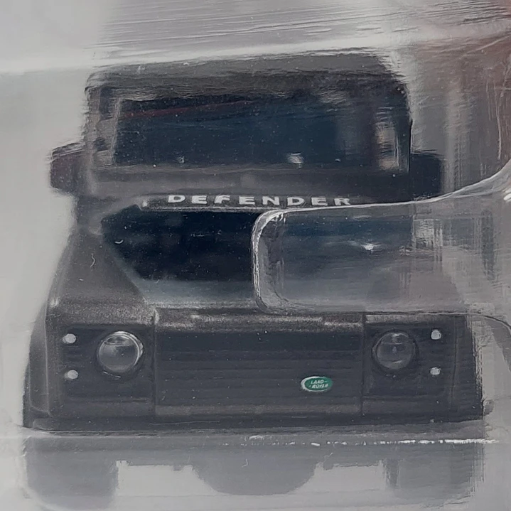 Land Rover Defender 110 Gris Escala 1/64 majorette 2