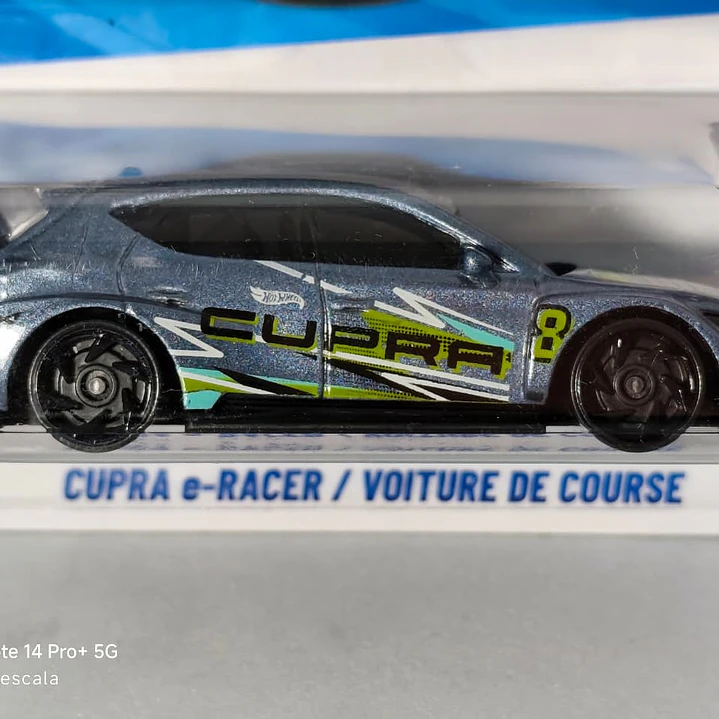 Cupra e Racer Hot Wheels , escala 1/64- 2