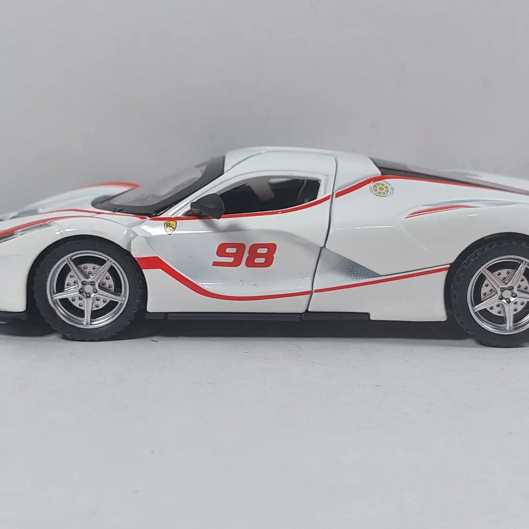 Ferrari 365 GTB4 COMPITIZIONE  Escala 1/64 6