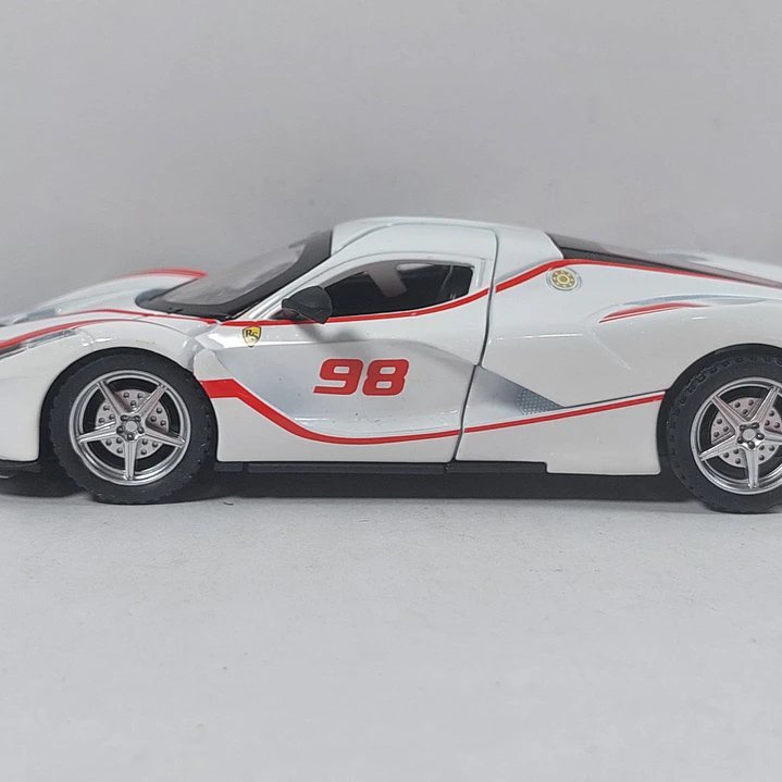 Ferrari 365 GTB4 COMPITIZIONE  Escala 1/64 6