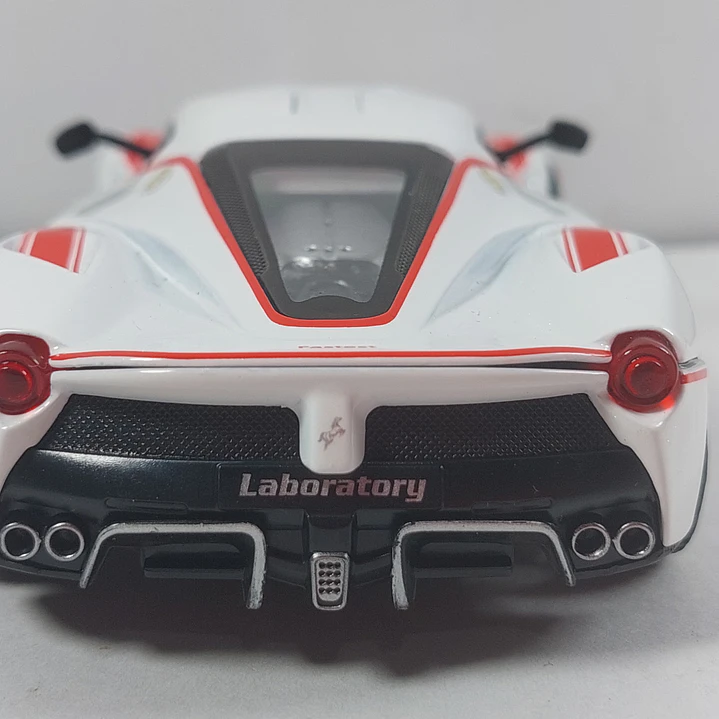 Ferrari 365 GTB4 COMPITIZIONE  Escala 1/64 10