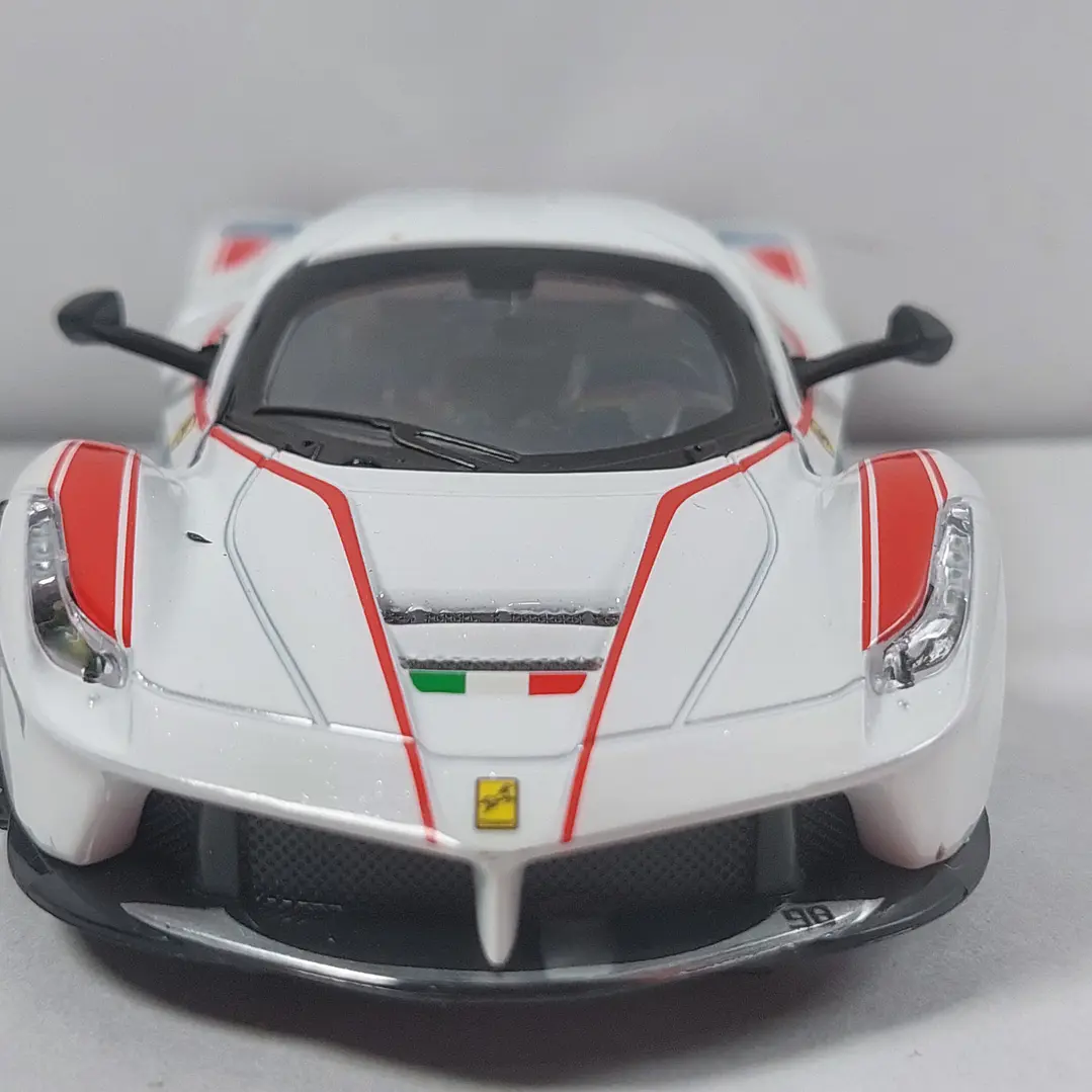 Ferrari 365 GTB4 COMPITIZIONE  Escala 1/64 11