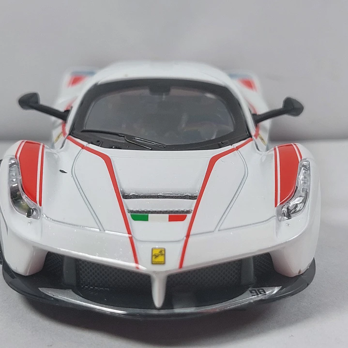 Ferrari 365 GTB4 COMPITIZIONE  Escala 1/64 11