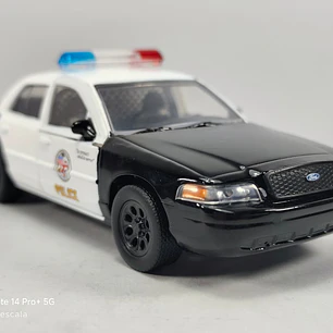 Ford Crown Victoria de policia Marca Jada 1/32 Rapido y furioso