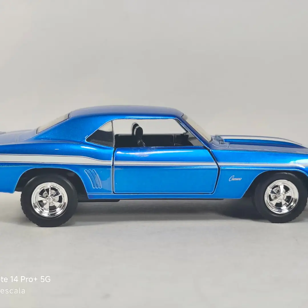 Chevrolet Camaro 1969 marca Jada, Escala 1-32  6