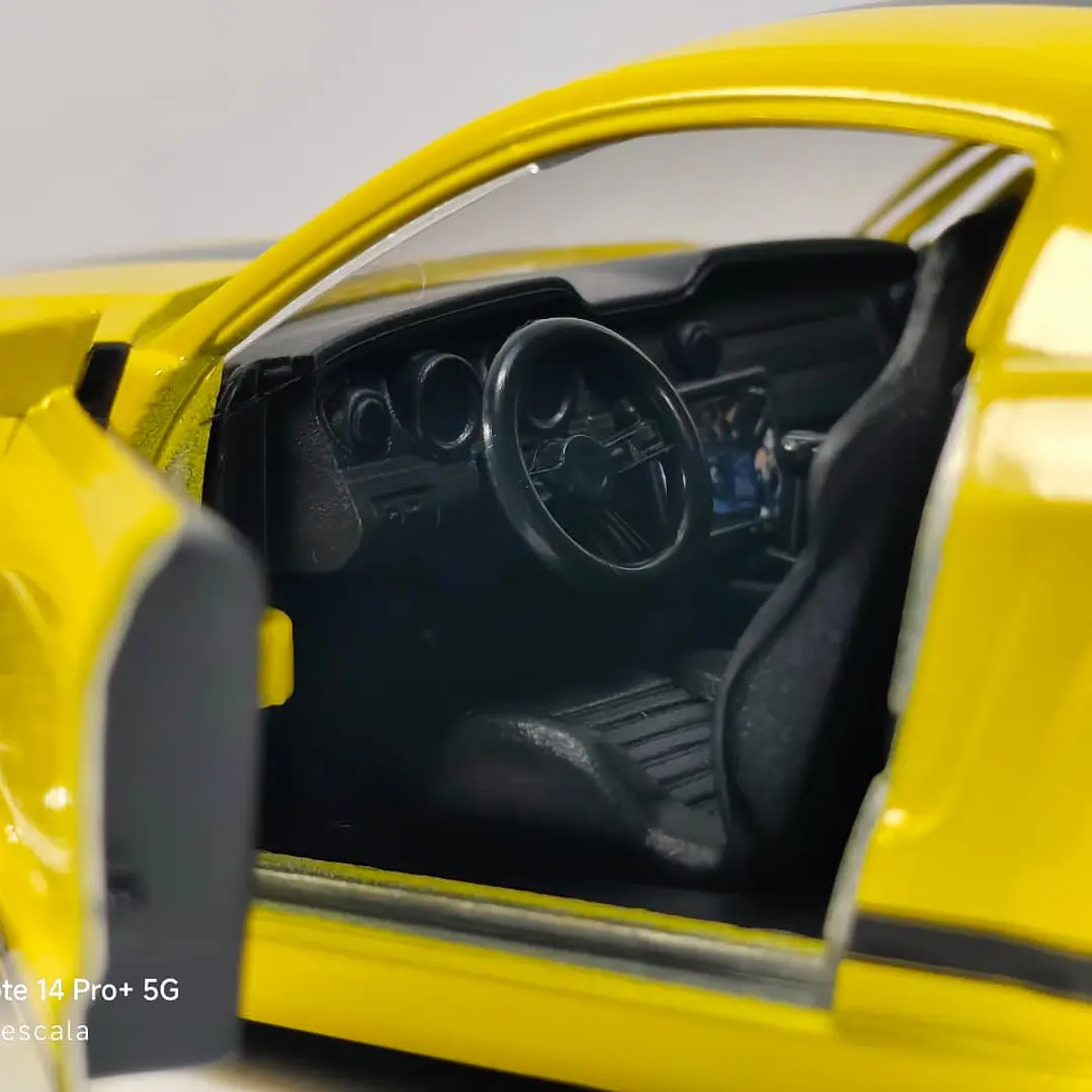 FORD MUSTANG GT 2006 DE F & F Eescala 1/32 Marca Jada 2