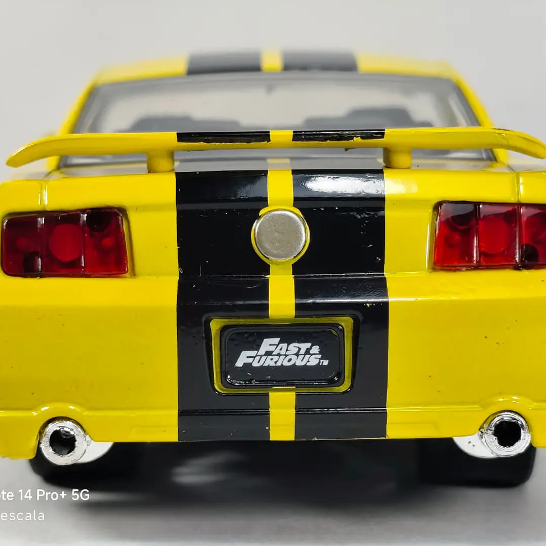 FORD MUSTANG GT 2006 DE F & F Eescala 1/32 Marca Jada 3