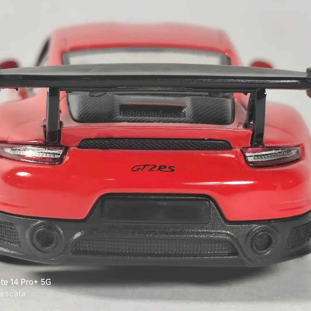 Porsche GT2 RS Rojo Escala 1/36 Marca KINSMART- 7