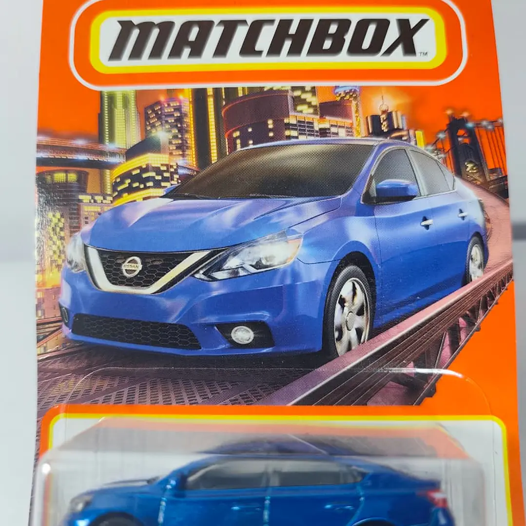  Nissan Sentra 2016 azul 1-64 Matchbox 1