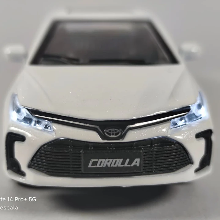 Toyota Corolla Blanco MARCA CHINA 1/36 4