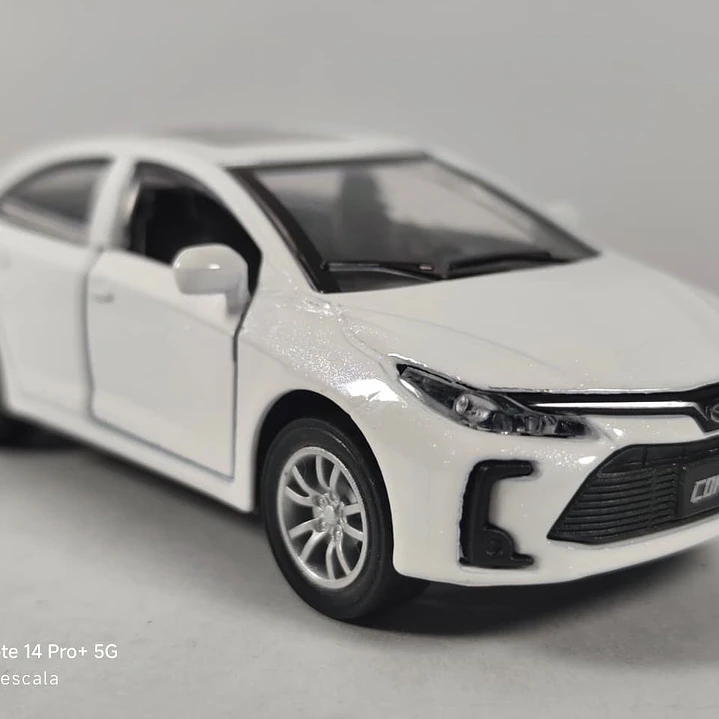 Toyota Corolla Blanco MARCA CHINA 1/36 1