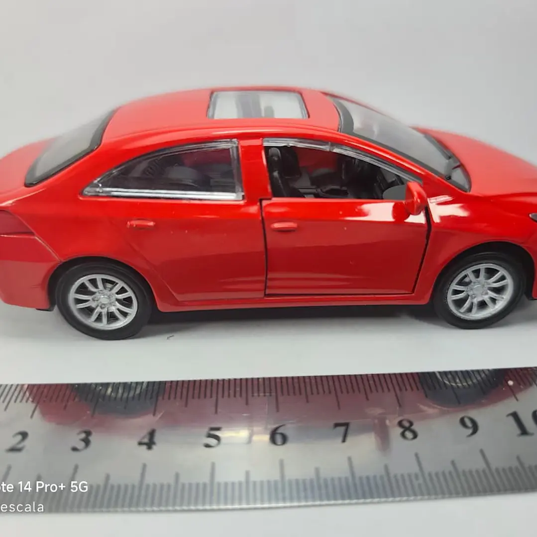 Toyota Corolla Rojo MARCA CHINA 1/36 3