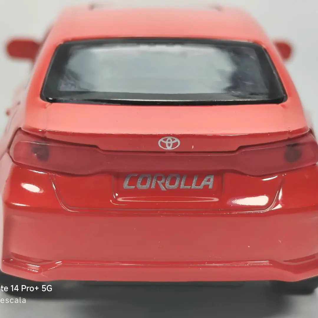 Toyota Corolla Rojo MARCA CHINA 1/36 6