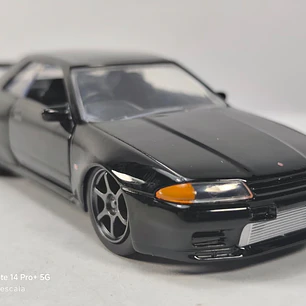 Nissan Skyline Gtr R 32 negro Rapido y furioso marca jada