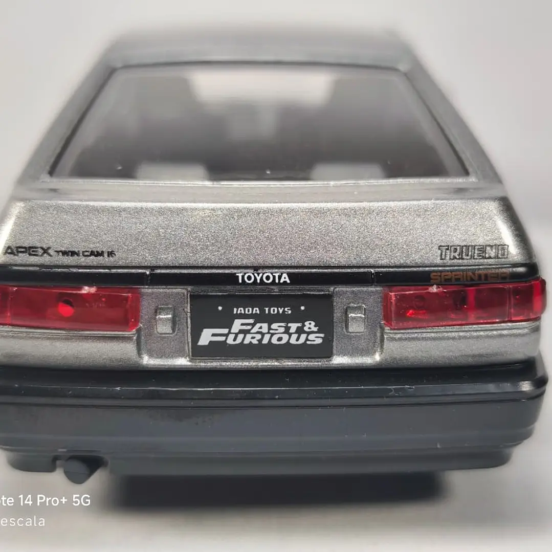 Toyota Trueno ae86 1/32 marca jada rapido y furioso 8