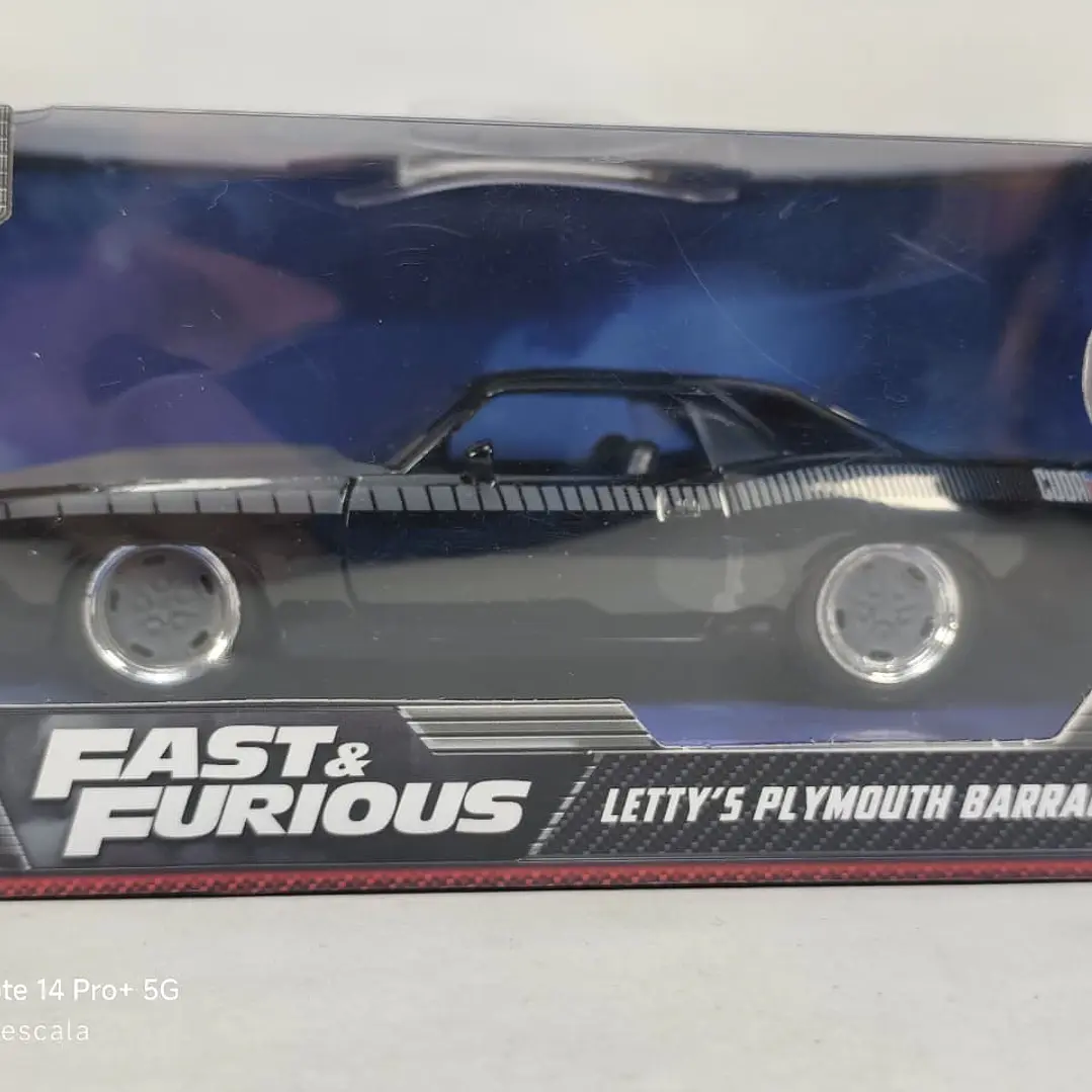 PLYMOUTH BARRACUDA DE LETTY Rapidos y Furiosos 4