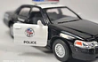 Ford Crown Victoria de policia Marca Kinsmart 1/36