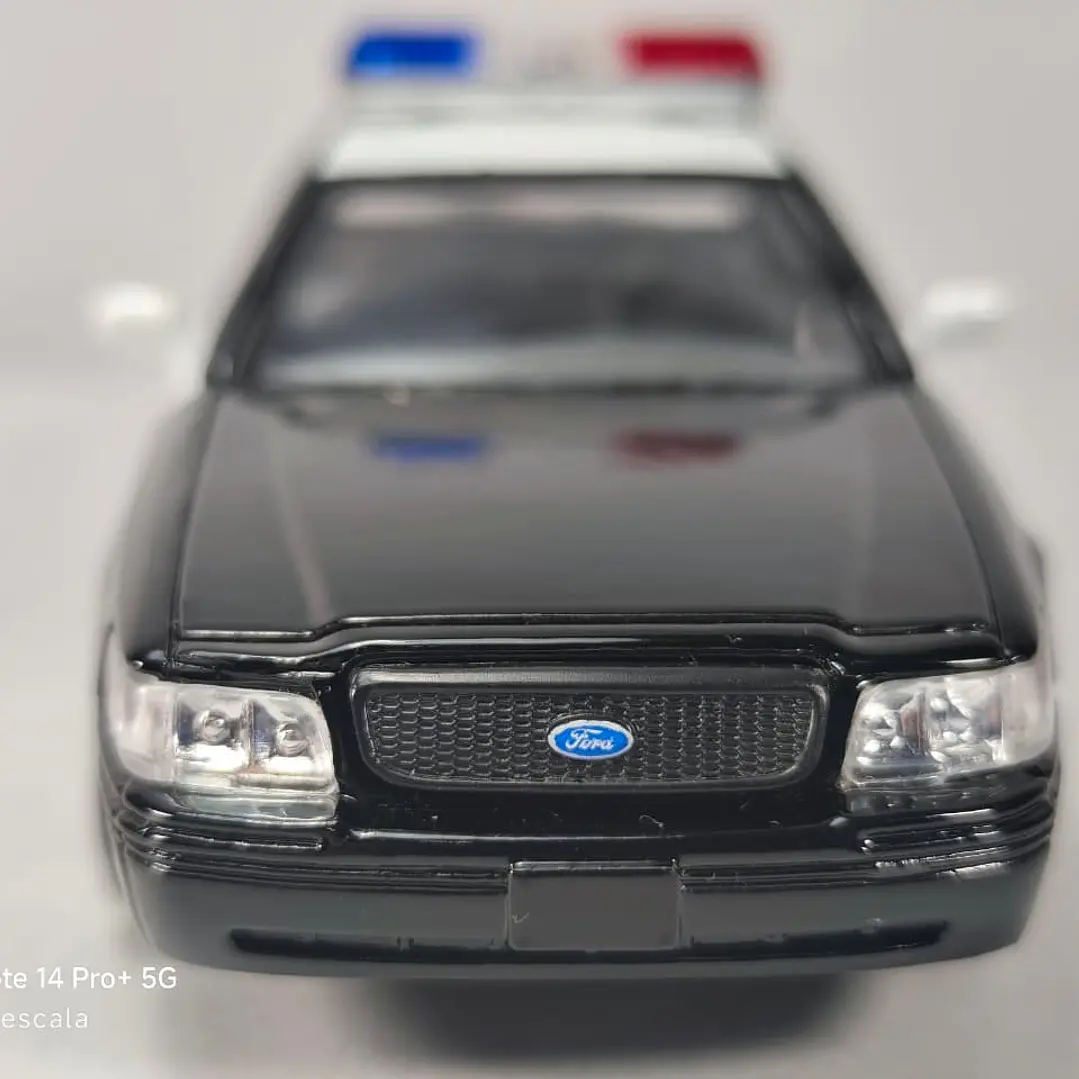 Ford Crown Victoria de policia Marca Kinsmart 1/36 6