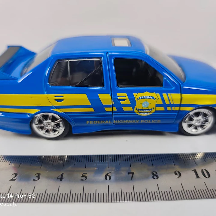 VOLKSWAGEN JETTA de Policia Rápidos Y Furiosos, MARCA JADA ESCALA 1/32 2
