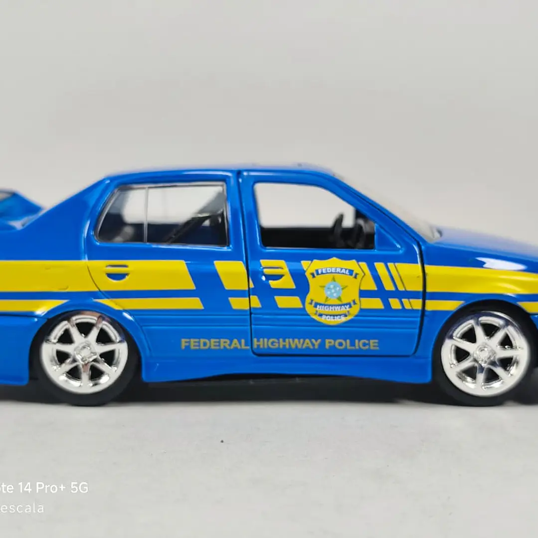 VOLKSWAGEN JETTA de Policia Rápidos Y Furiosos, MARCA JADA ESCALA 1/32 5