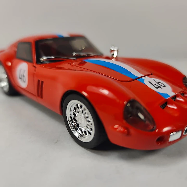 Ferrari 250 GTO, ROJO Escala 1/24, luces y sonidos- 3