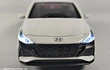 Hyundai Elantra Blanco escala 1/36 Chino Luces Led