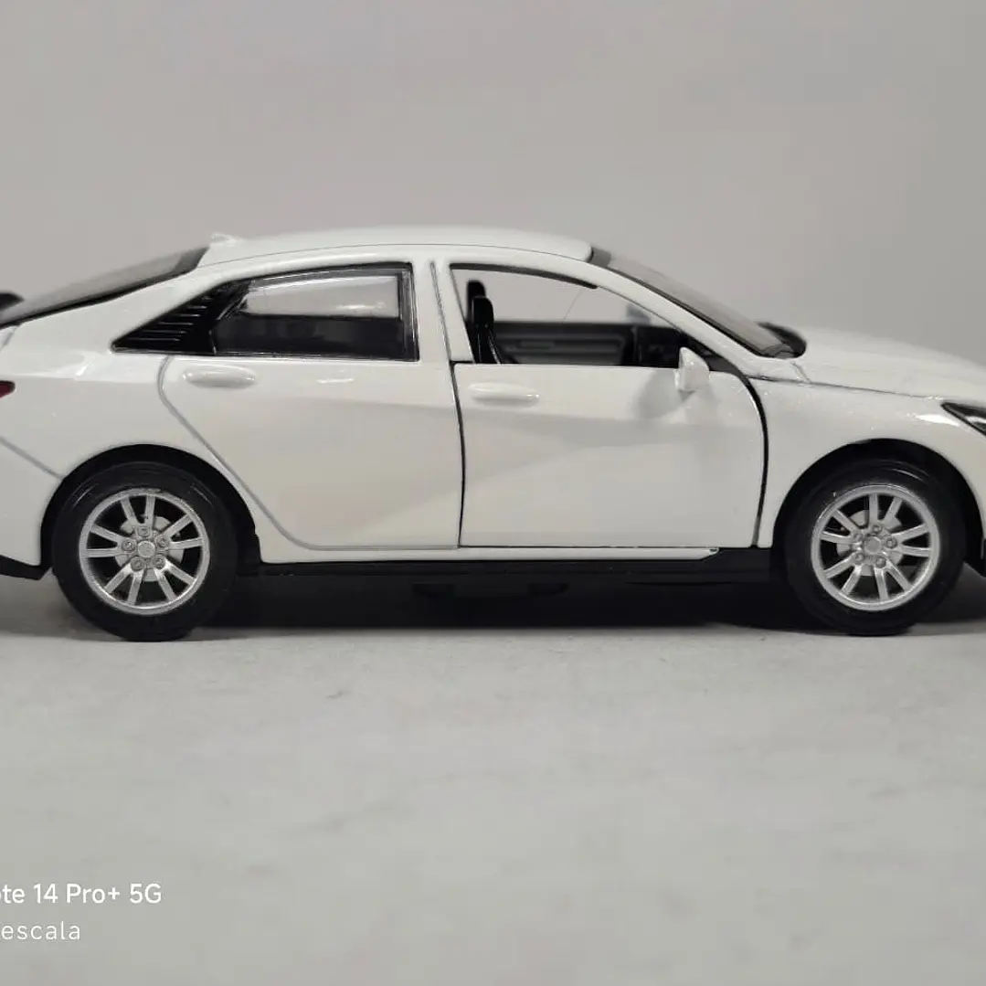 Hyundai Elantra Blanco escala 1/36 Chino Luces Led 4