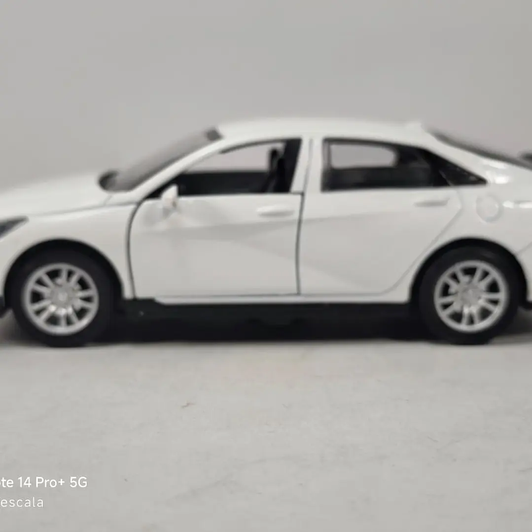 Hyundai Elantra Blanco escala 1/36 Chino Luces Led 5