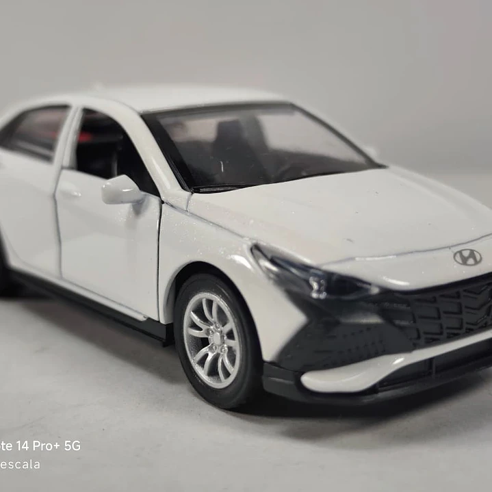 Hyundai Elantra Blanco escala 1/36 Chino Luces Led 1