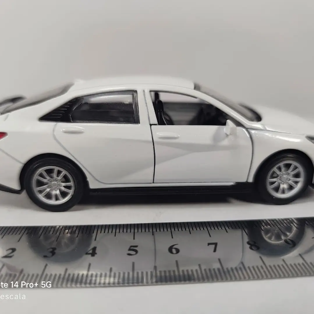 Hyundai Elantra Blanco escala 1/36 Chino Luces Led 7