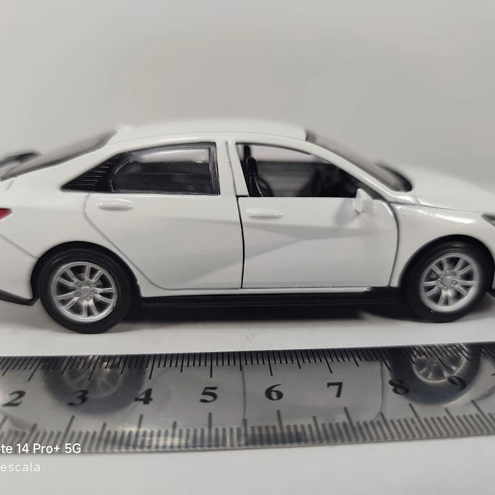Hyundai Elantra Blanco escala 1/36 Chino Luces Led 7