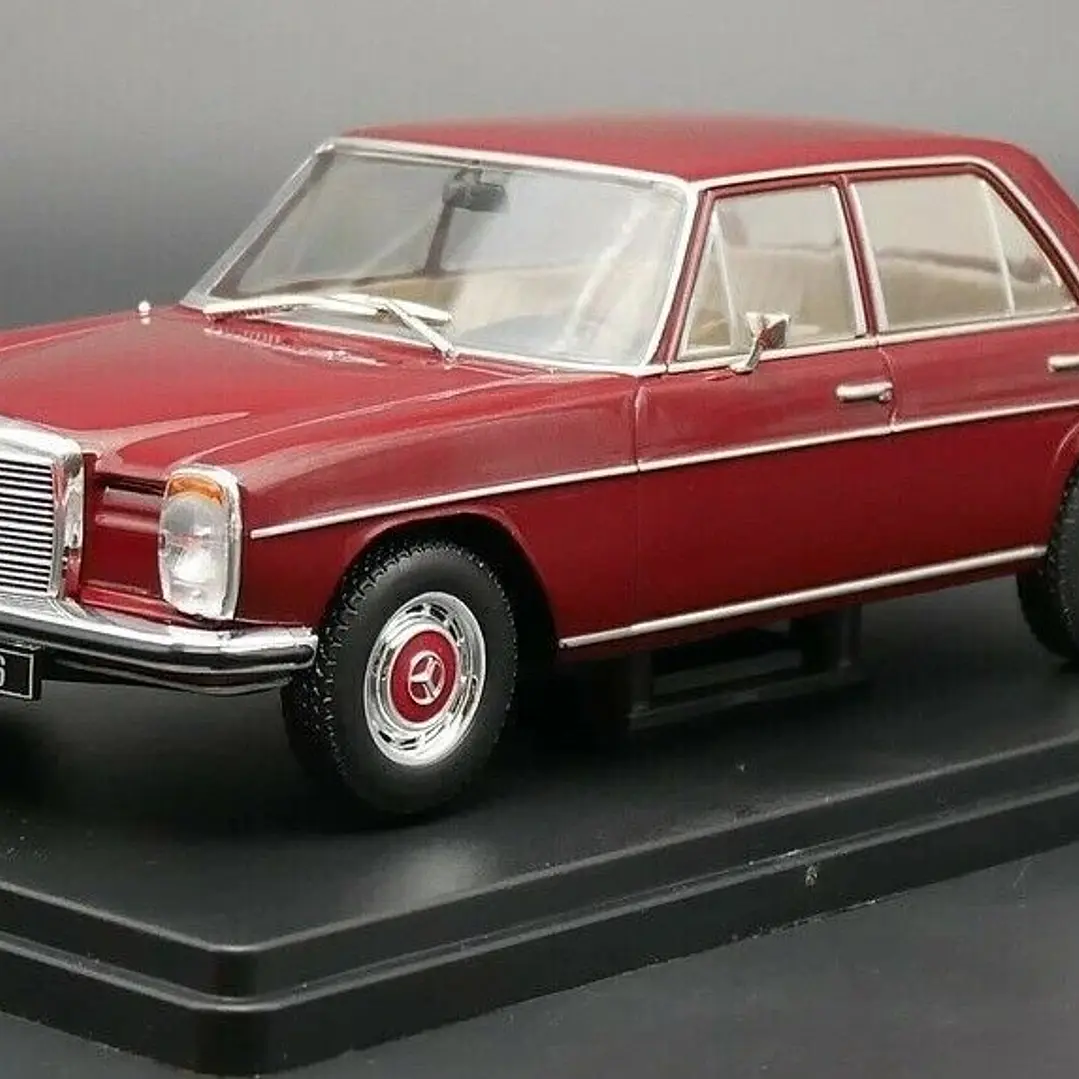 Mercedes-Benz 220 D W115, Ixo, Escala 1-24 1