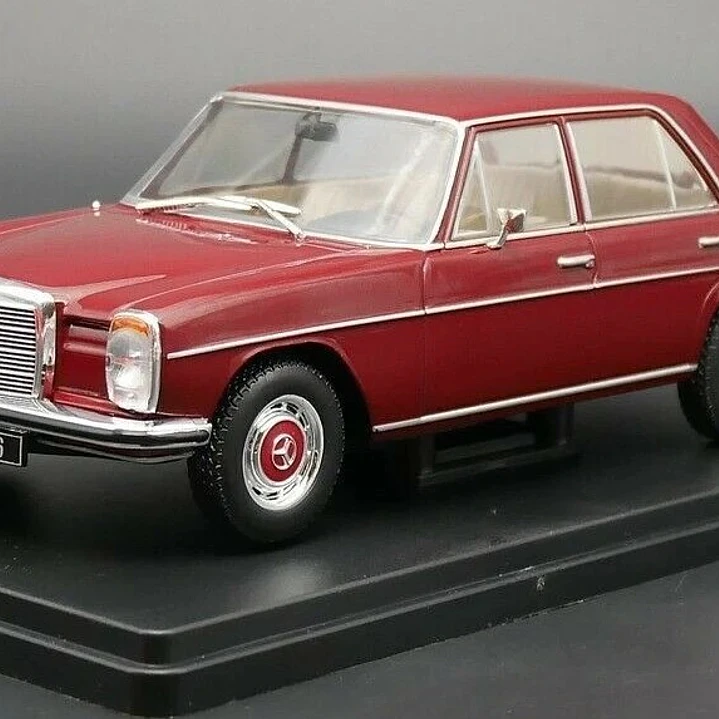 Mercedes-Benz 220 D W115, Ixo, Escala 1-24 1