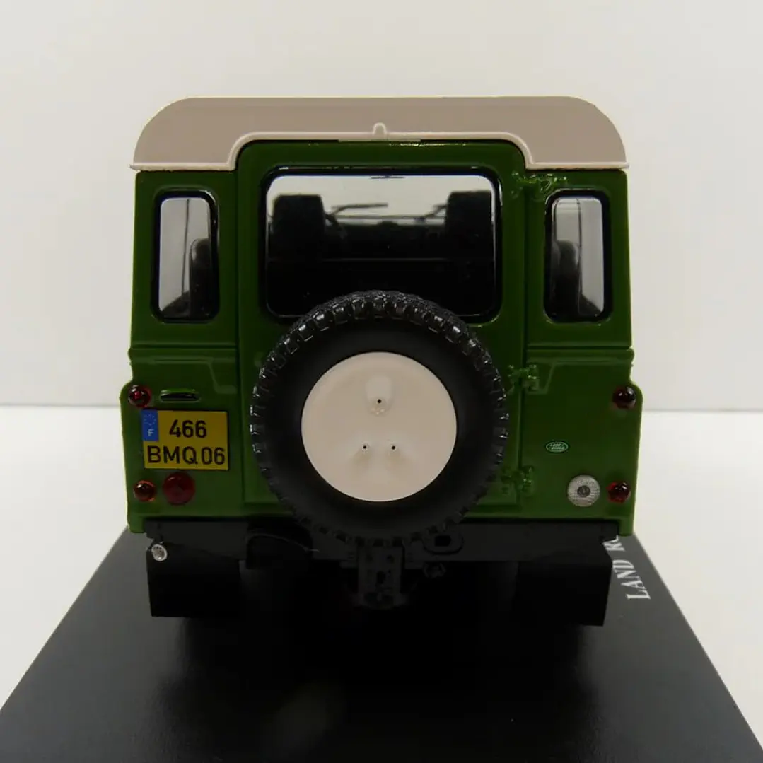 Land rover defender 110 2005, Ixo, Escala 1-24 2