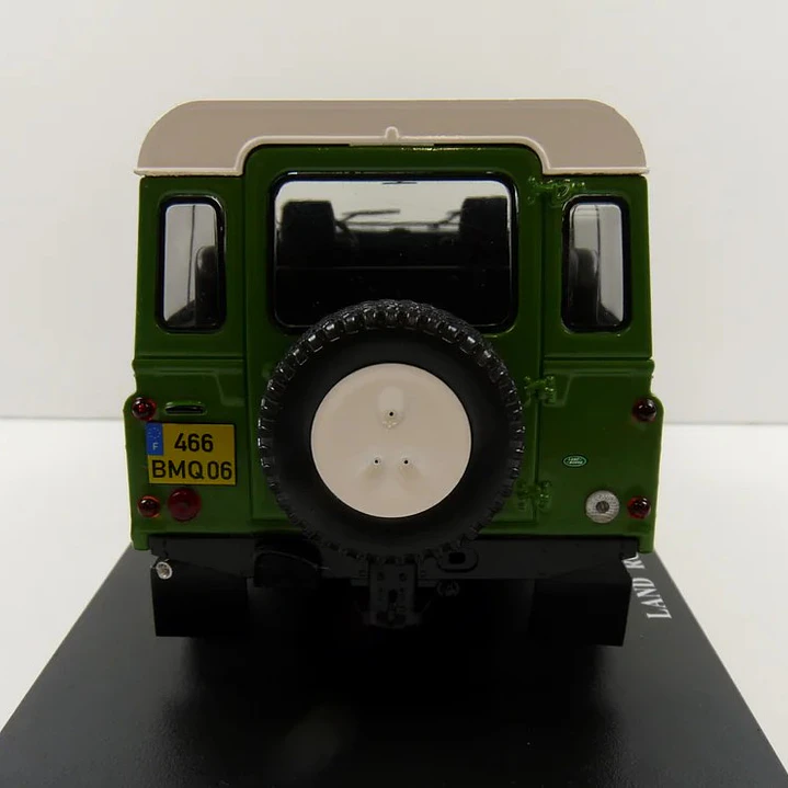 Land rover defender 110 2005, Ixo, Escala 1-24 2