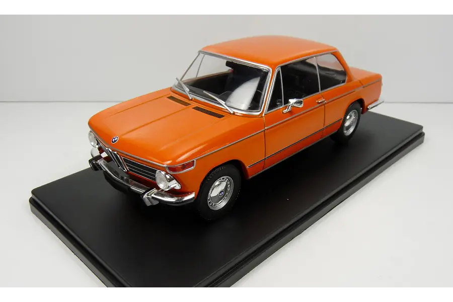 BMW 2002ti, iXO, Escala 1-24 NARANJA