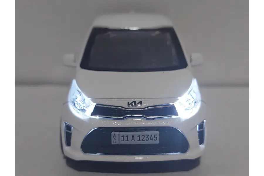 Kia Picanto Escala 1/36 Marca china luces LED
