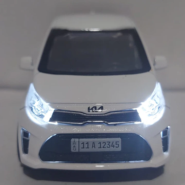 Kia Picanto Escala 1/36 Marca china luces LED 1