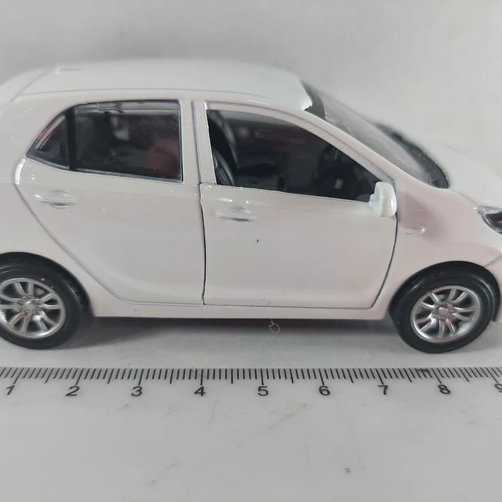 Kia Picanto Escala 1/36 Marca china luces LED 2