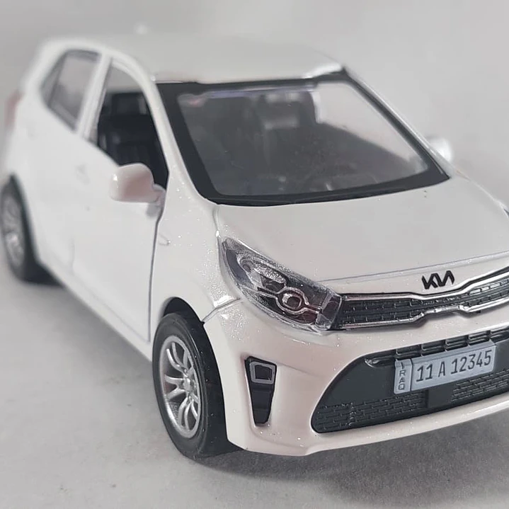 Kia Picanto Escala 1/36 Marca china luces LED 5