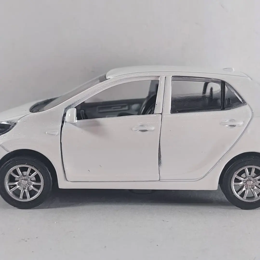 Kia Picanto Escala 1/36 Marca china luces LED 6