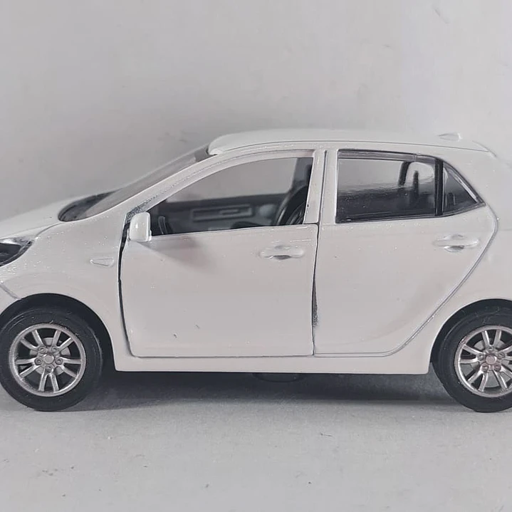Kia Picanto Escala 1/36 Marca china luces LED 6