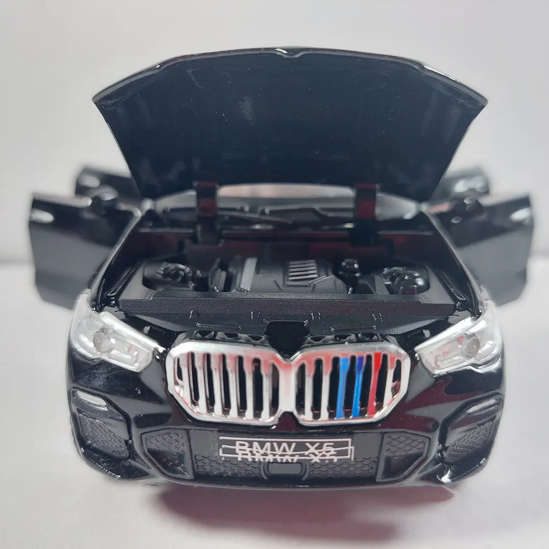 BMW X5 Negro marca Newao, Escala 1-32 LEDS 5