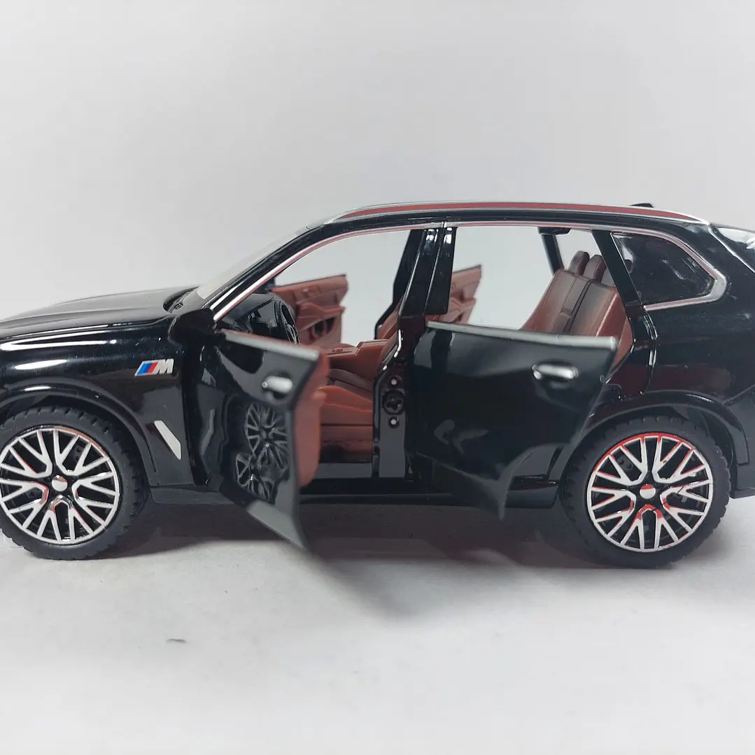 BMW X5 Negro marca Newao, Escala 1-32 LEDS 7