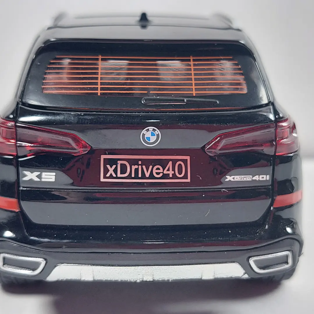 BMW X5 Negro marca Newao, Escala 1-32 LEDS 10
