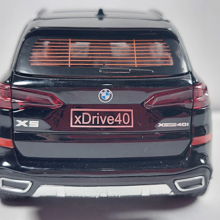 BMW X5 Negro marca Newao, Escala 1-32 LEDS 10