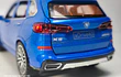 BMW X5 Azul marca Newao, Escala 1-32 LEDS