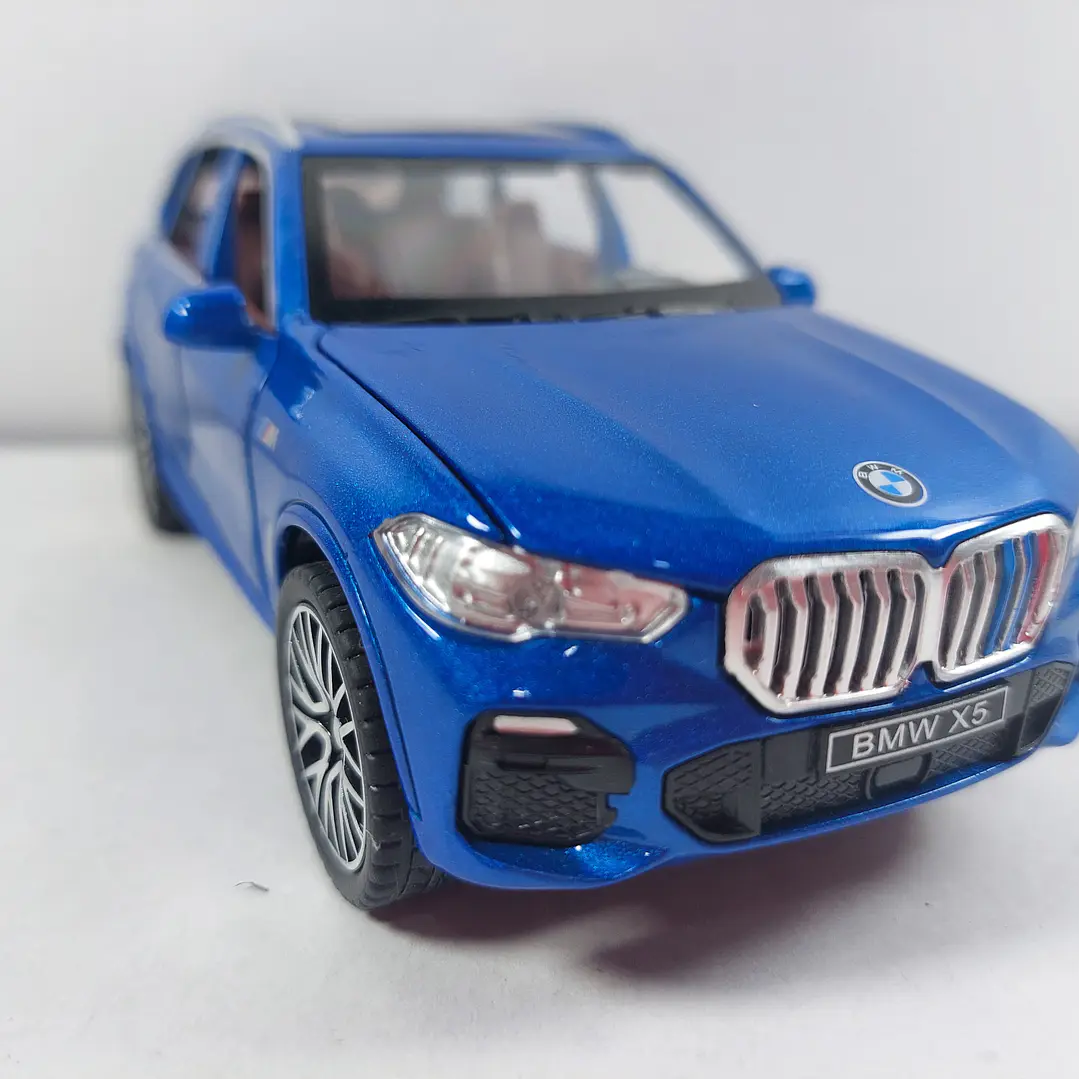 BMW X5 Azul marca Newao, Escala 1-32 LEDS 1