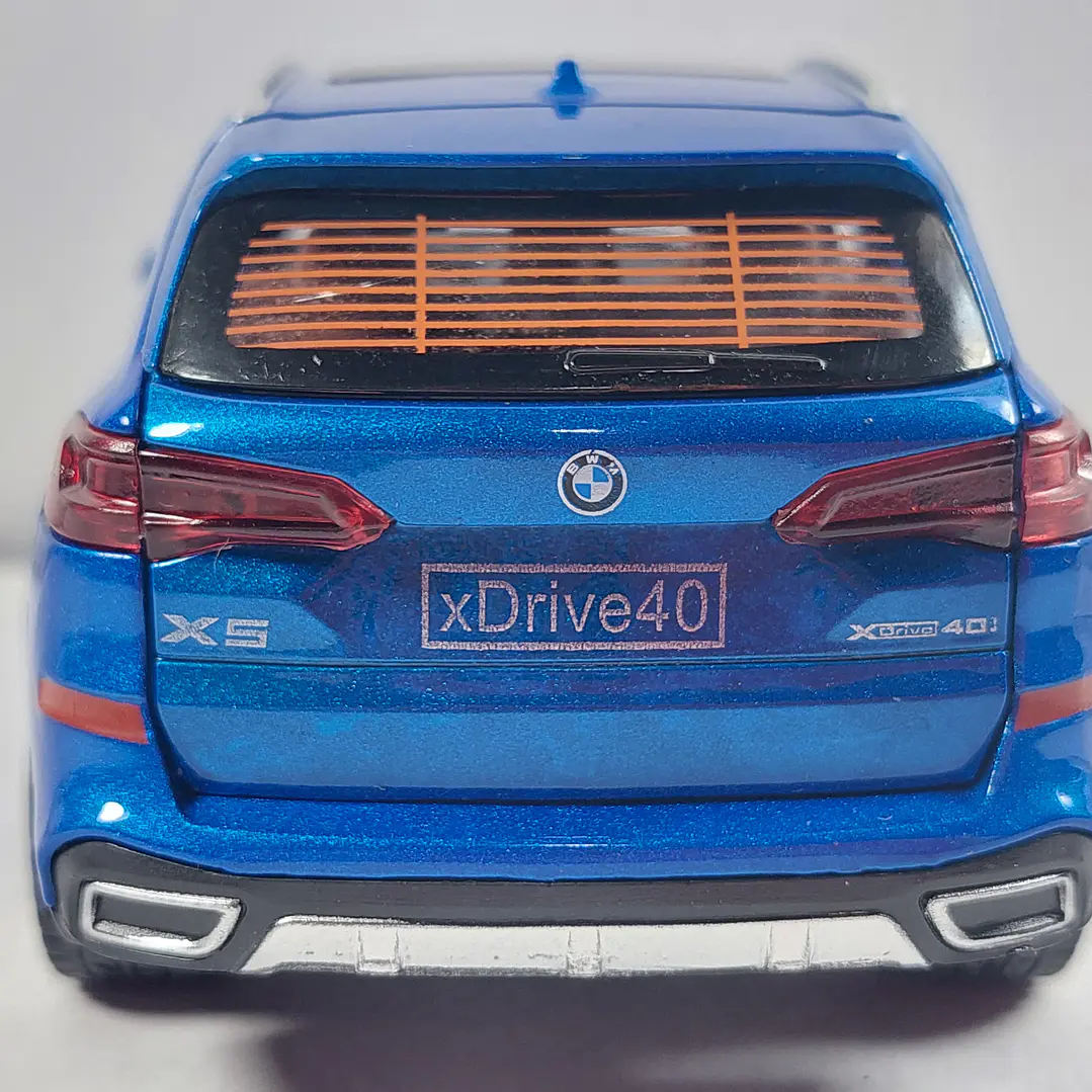 BMW X5 Azul marca Newao, Escala 1-32 LEDS 11