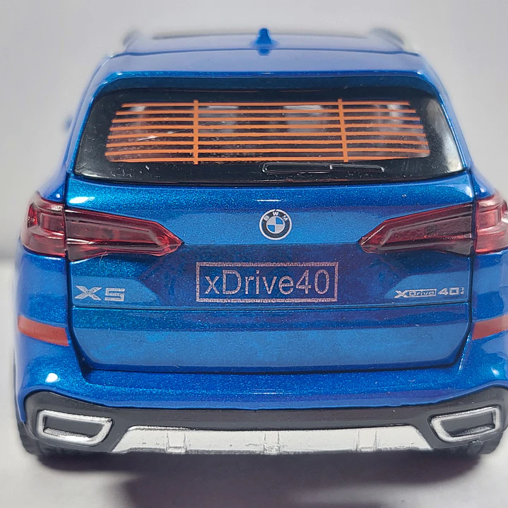 BMW X5 Azul marca Newao, Escala 1-32 LEDS 11